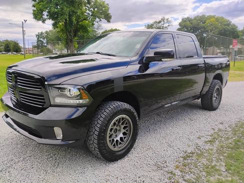 Used 2015 RAM 1500 Sport w/ Comfort Group image 3