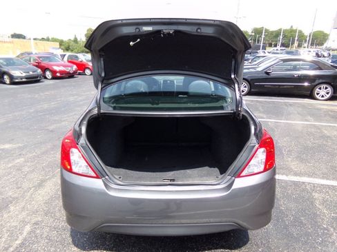 Used 2019 Nissan Versa SV FWD image 19