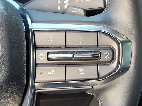 Used 2025 GMC Acadia Elevation image 25