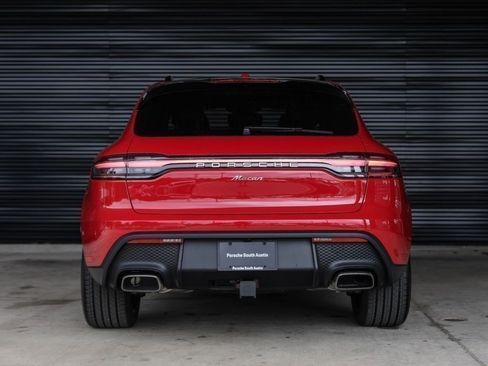 Certified 2025 Porsche Macan AWD/4WD image 6