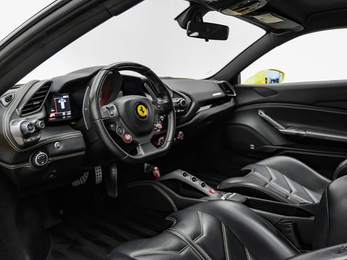 Used 2019 Ferrari 488 GTB RWD image 43