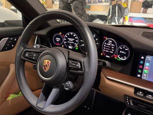 Used 2022 Porsche 911 Carrera image 7