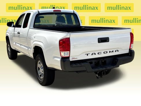 Used 2017 Toyota Tacoma SR RWD image 9