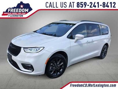 Used 2021 Chrysler Pacifica Touring-L w/ S Appearance Package