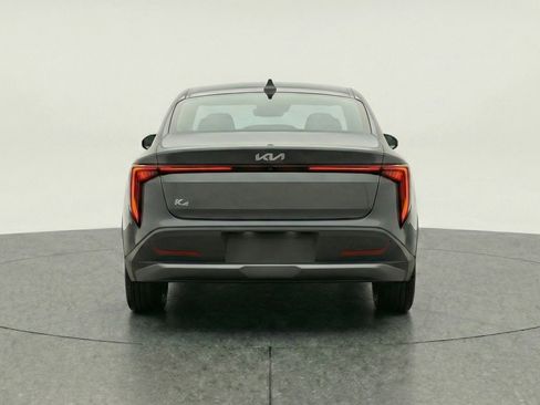 Used 2025 Kia K4 LXS image 7