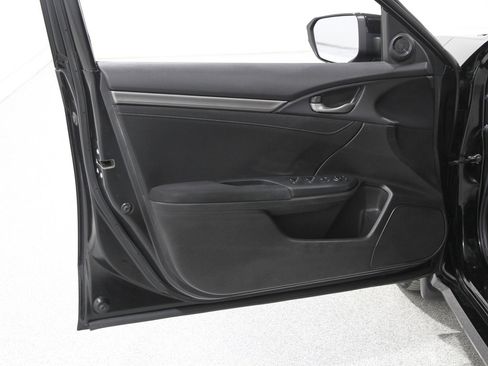 Used 2017 Honda Civic EX image 4