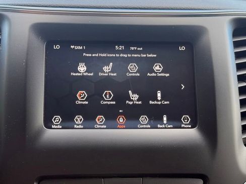 Used 2019 Jeep Cherokee Latitude Plus w/ Comfort/Convenience Group FWD image 16