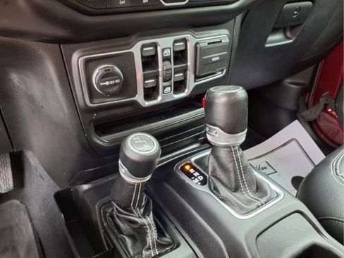 Used 2021 Jeep Gladiator Overland w/ Popular Equipment Package AWD/4WD image 19