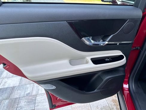 New 2025 Lincoln Corsair Grand Touring image 14