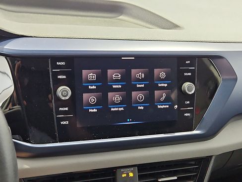 Used 2022 Volkswagen Taos SE FWD image 19