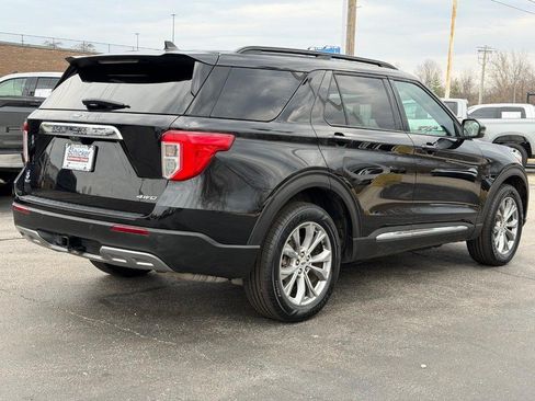 Used 2023 Ford Explorer XLT w/ Equipment Group 202A AWD/4WD image 3