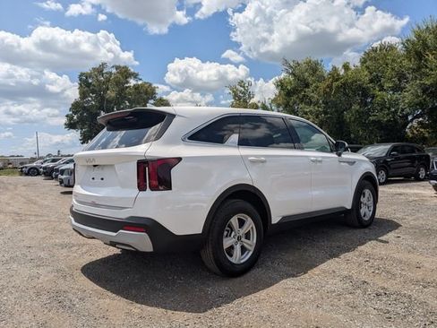 New 2026 Kia Sorento LX FWD image 7