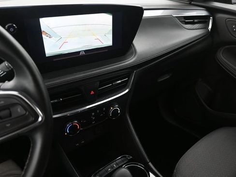 Used 2025 Buick Encore GX Preferred FWD image 12