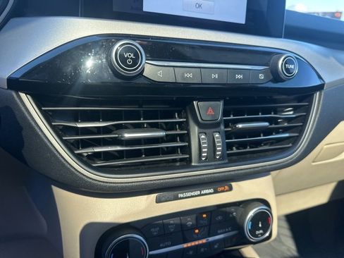 Used 2022 Ford Escape SEL w/ Technology Package image 27