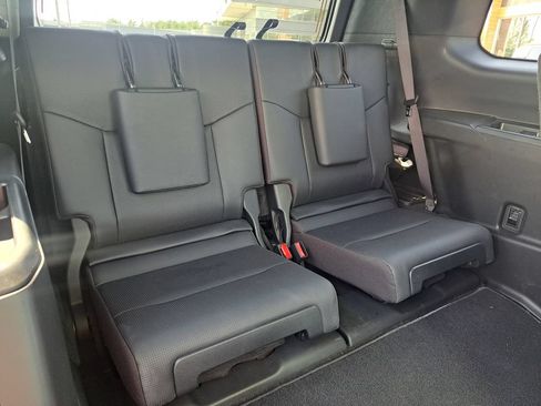 Used 2025 Lexus GX 550 w/ Accessory Package (2T) AWD/4WD image 39