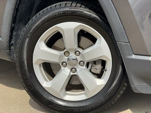 Used 2019 Jeep Compass Latitude w/ Popular Equipment Group image 33