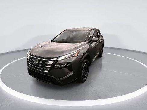 Certified 2024 Nissan Rogue SV FWD image 4