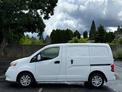 Used 2020 Nissan NV200 SV FWD image 2