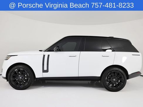 Used 2025 Land Rover Range Rover SE AWD/4WD image 2