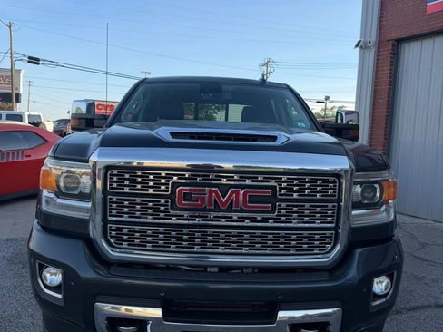 Used 2018 GMC Sierra 3500 Denali w/ Duramax Plus Package AWD/4WD image 3