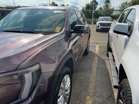 Used 2024 GMC Acadia Elevation AWD/4WD image 6