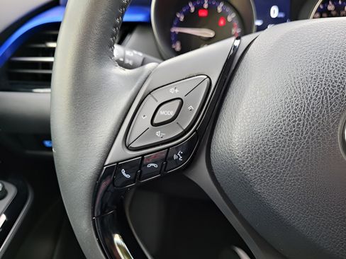 Certified 2021 Toyota C-HR XLE image 21