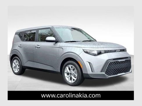 New 2025 Kia Soul LX image 1