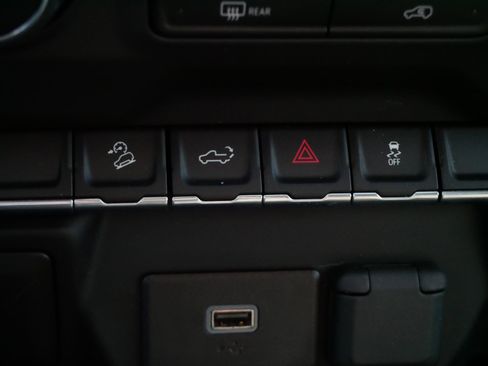 Used 2020 Chevrolet Silverado 1500 Custom Trail Boss w/ Custom Convenience Package image 27