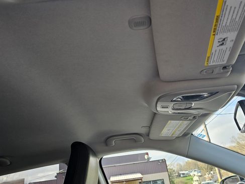 Used 2022 Jeep Compass Limited image 7