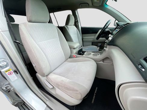 Used 2012 Toyota Highlander FWD image 18