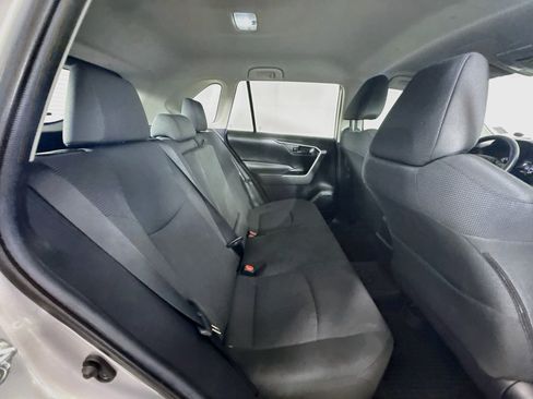 Used 2021 Toyota RAV4 LE FWD image 32