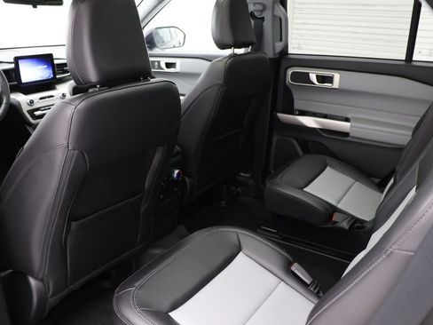 Used 2023 Ford Explorer XLT w/ Equipment Group 202A image 10