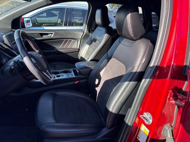 Used 2024 Ford Edge ST-Line w/ Class II Trailer Tow Package AWD/4WD image 7