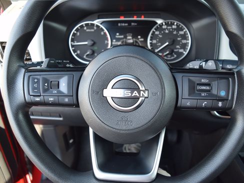 Used 2023 Nissan Rogue SV AWD/4WD image 11