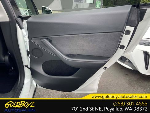 Used 2023 Tesla Model Y Long Range AWD/4WD image 21