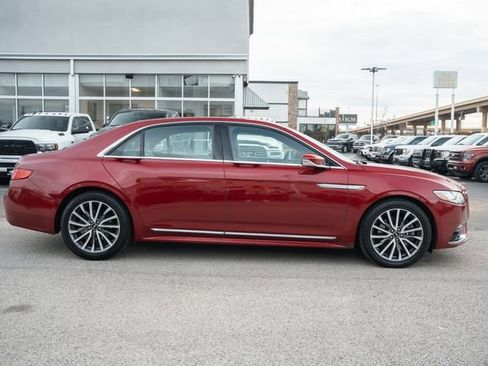Used 2017 Lincoln Continental Select w/ Technology Package image 4