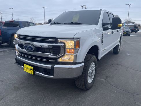 Used 2022 Ford F250 XLT w/ FX4 Off-Road Package image 4