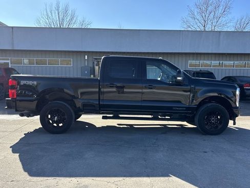 Used 2025 Ford F250 Lariat w/ Black Appearance Package image 2