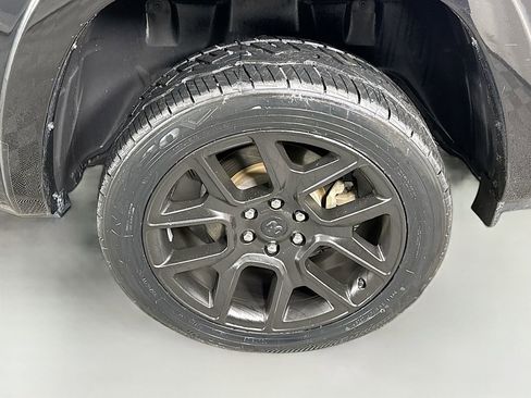 Used 2020 RAM 1500 Laramie AWD/4WD image 31