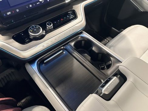 New 2026 Ford Expedition Platinum image 37