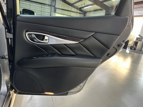 Used 2013 INFINITI M35 w/ Premium Pkg RWD image 14