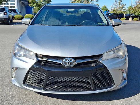 Used 2017 Toyota Camry XSE image 4