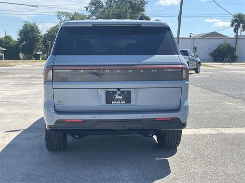 New 2025 Lincoln Navigator Reserve w/ Jet Appearance Package image 4