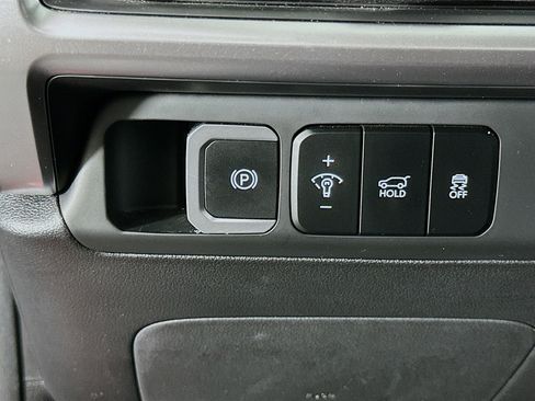 Used 2025 Hyundai Santa Fe SEL FWD image 17