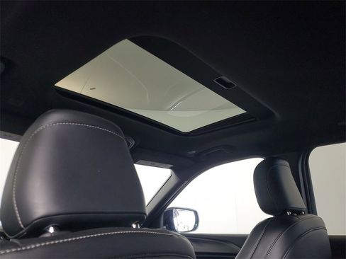 Used 2025 Jeep Grand Cherokee L Altitude image 23