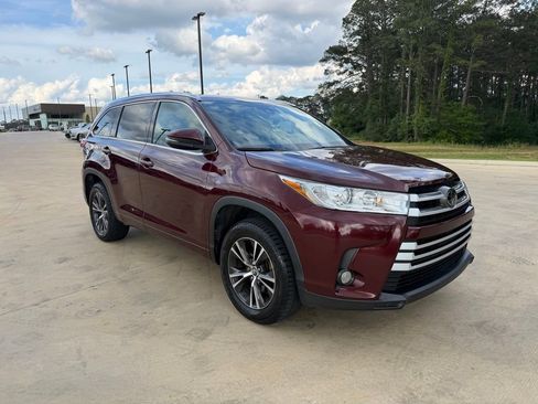 Used 2018 Toyota Highlander XLE FWD image 7