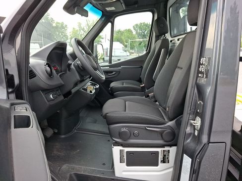 Used 2023 Mercedes-Benz Sprinter 4500 image 16