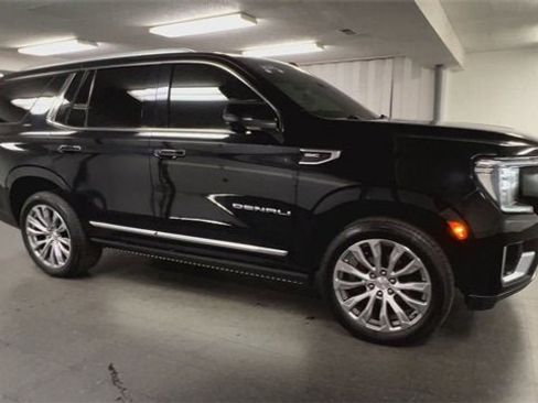Used 2021 GMC Yukon Denali w/ Denali Premium Package image 2