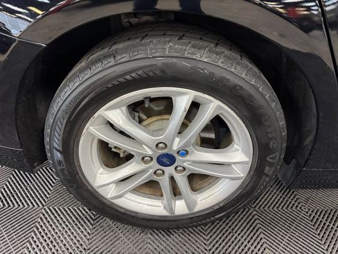Used 2018 Ford Fusion SE w/ Fusion SE Technology Package image 17