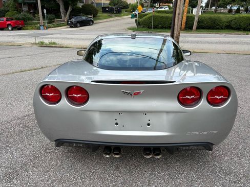 Used 2005 Chevrolet Corvette Coupe w/ Preferred Equipment Group RWD image 8